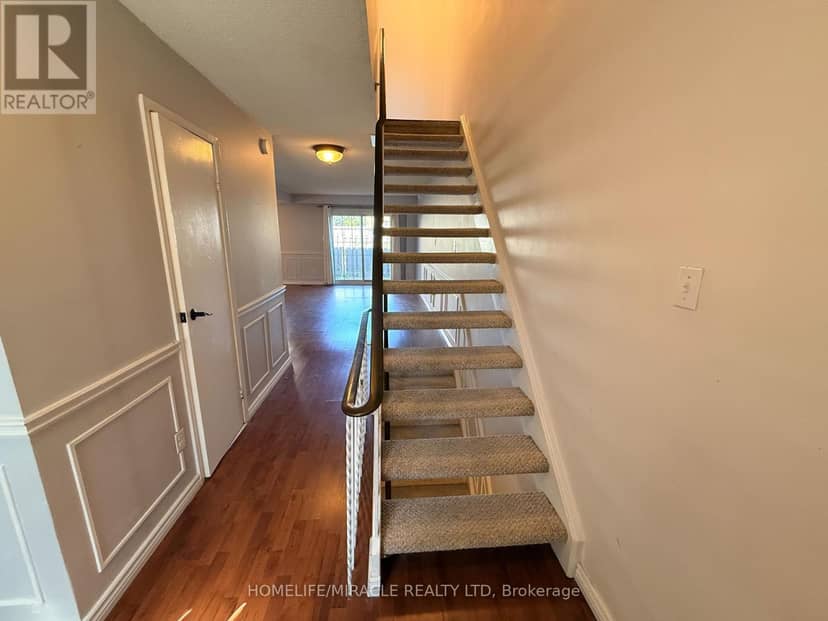 52 Robbie Crescent — photo 15 of 26