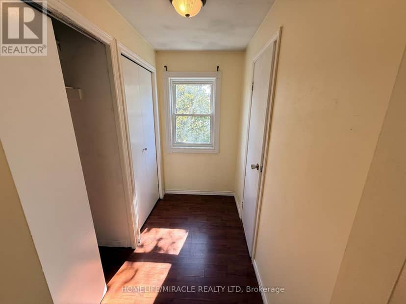 52 Robbie Crescent — photo 17 of 26