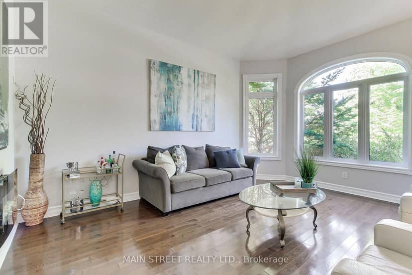 14 McGee Crescent — photo 5 of 40