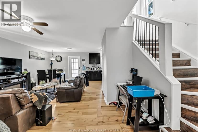 1522 Lillian Avenue — photo 8 of 33