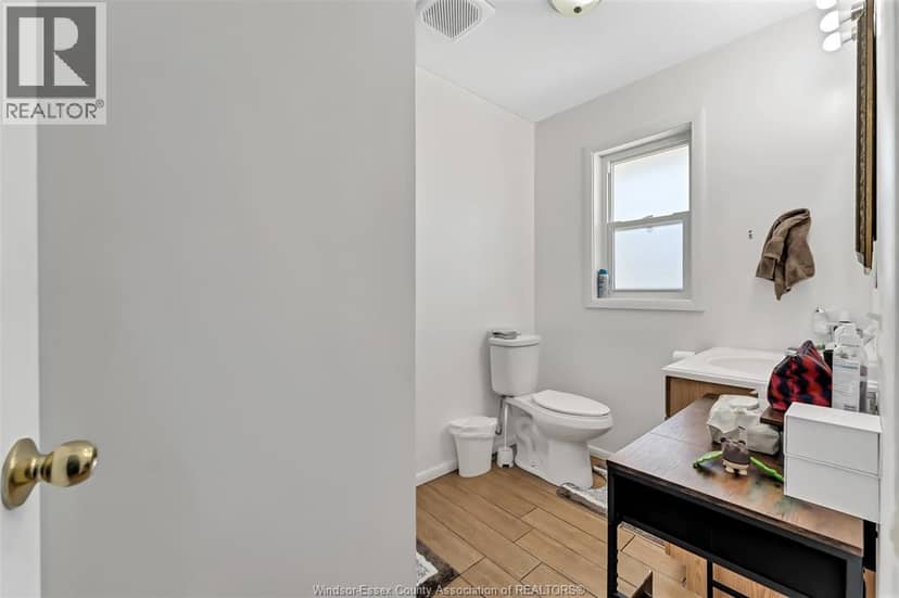1522 Lillian Avenue — photo 18 of 33