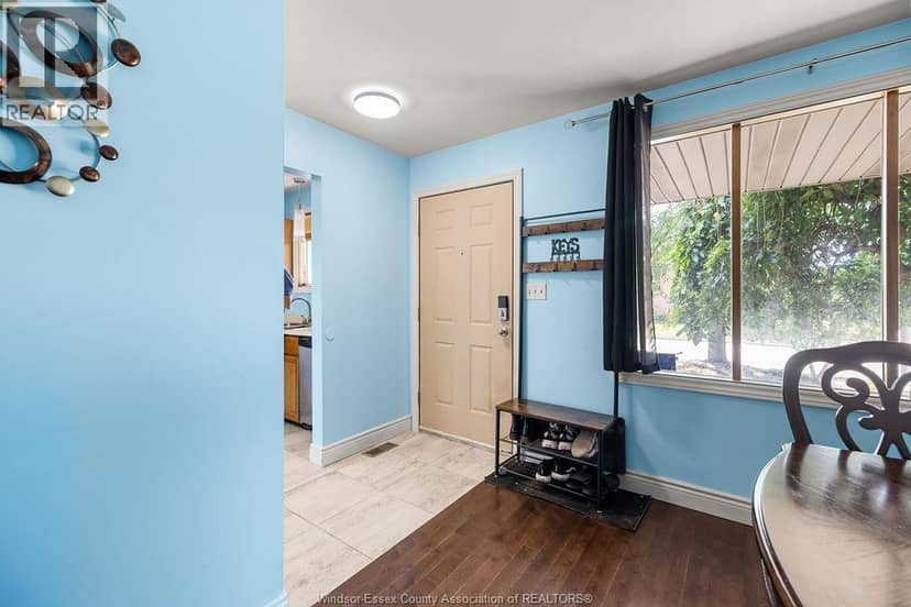 1630 Blue Spring — photo 3 of 33