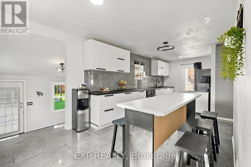 249 Wallace Avenue S — photo 16 of 40