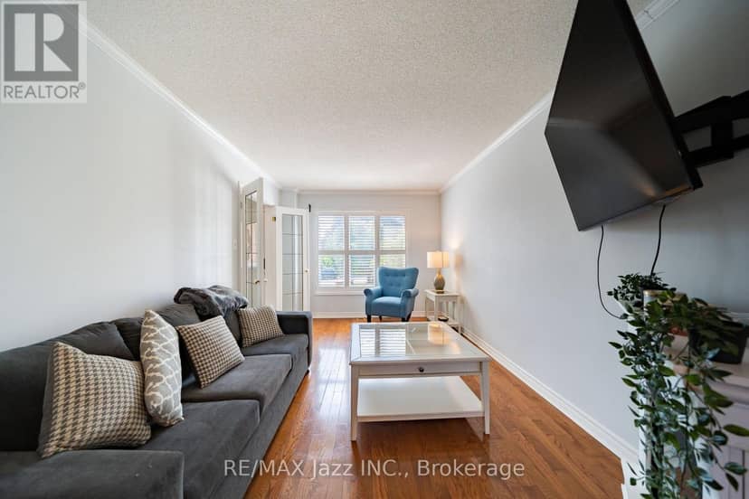 110 Freeland Avenue — photo 13 of 40