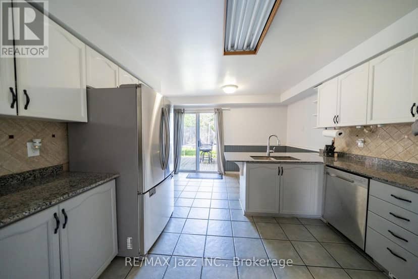 110 Freeland Avenue — photo 21 of 40