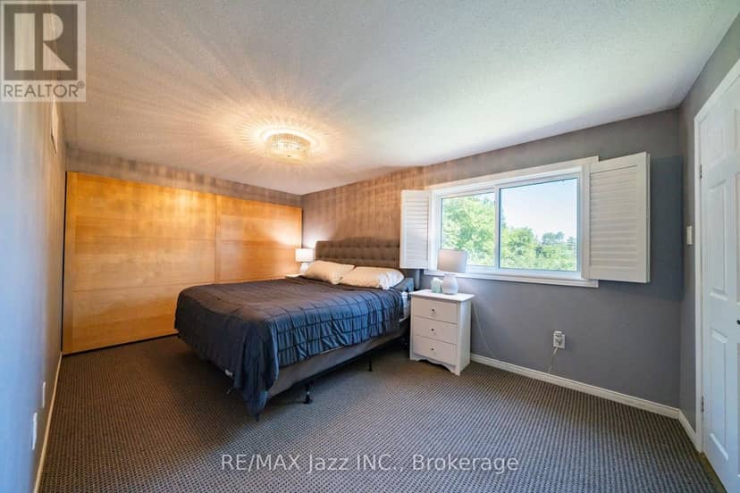 110 Freeland Avenue — photo 27 of 40