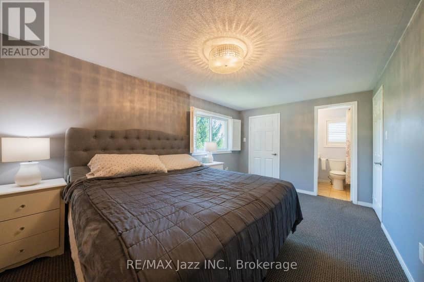 110 Freeland Avenue — photo 28 of 40