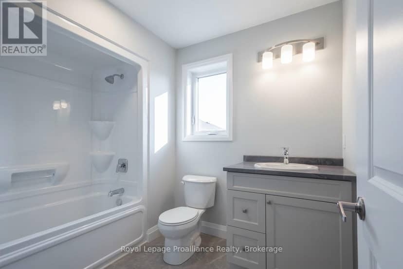 44 Mackenzie John Crescent — photo 15 of 23
