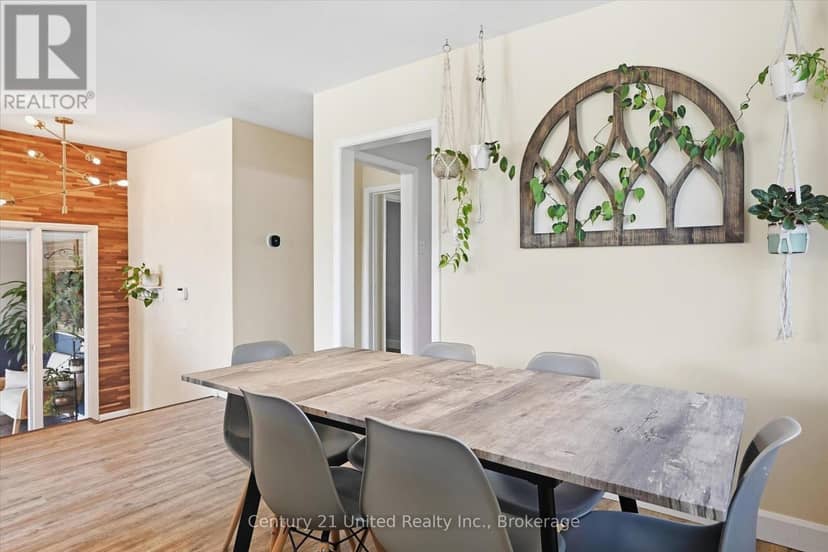 854 Kawartha Drive — photo 7 of 29