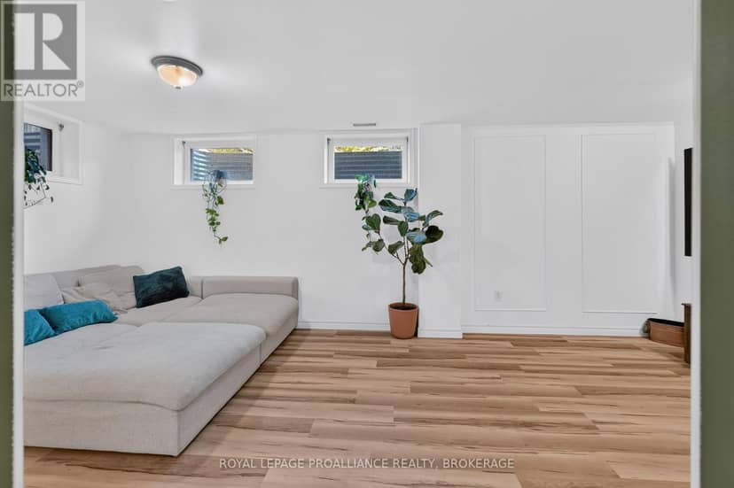289 Avenue Road — photo 28 of 37