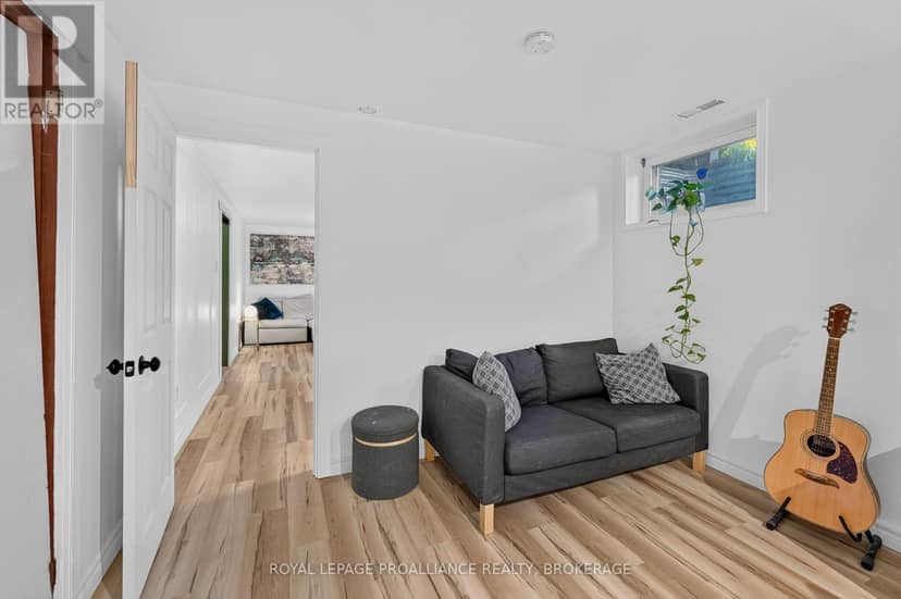 289 Avenue Road — photo 31 of 37