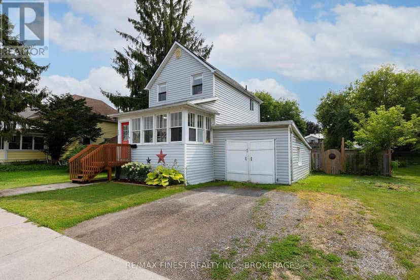 348 Charles Street N, Gananoque, photo 2