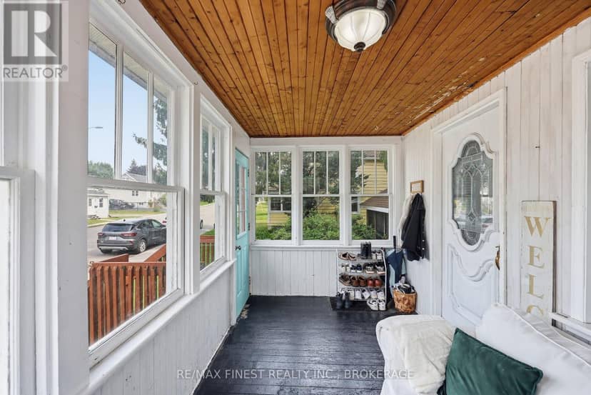348 Charles Street N, Gananoque, photo 6