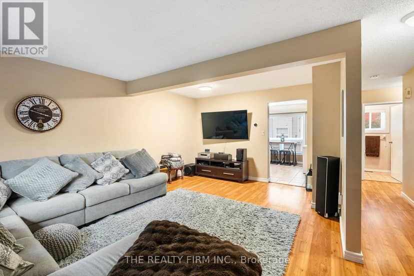 67 - 1990 Wavell Street, London East, photo 6