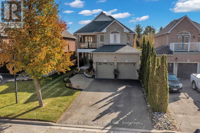 62 Russell Barton Lane, Uxbridge, photo 2