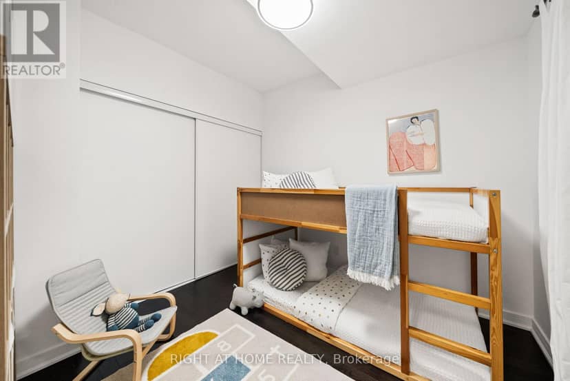 610 - 9201 Yonge Street — photo 15 of 32