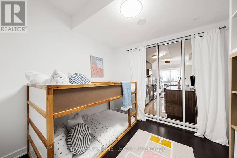 610 - 9201 Yonge Street — photo 16 of 32