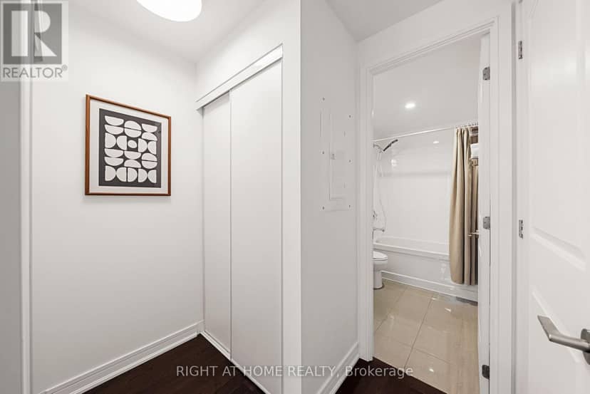 610 - 9201 Yonge Street — photo 20 of 32