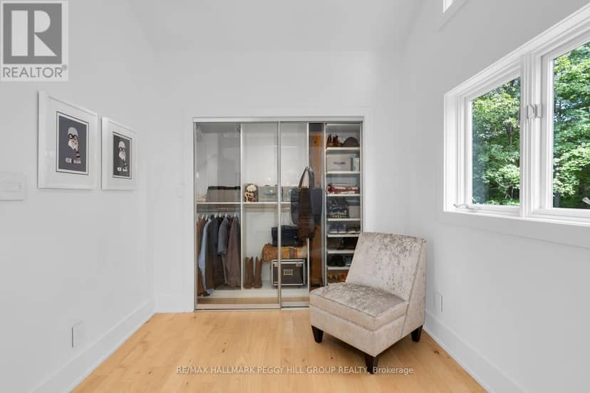 11 Crestwood Drive — photo 16 of 32