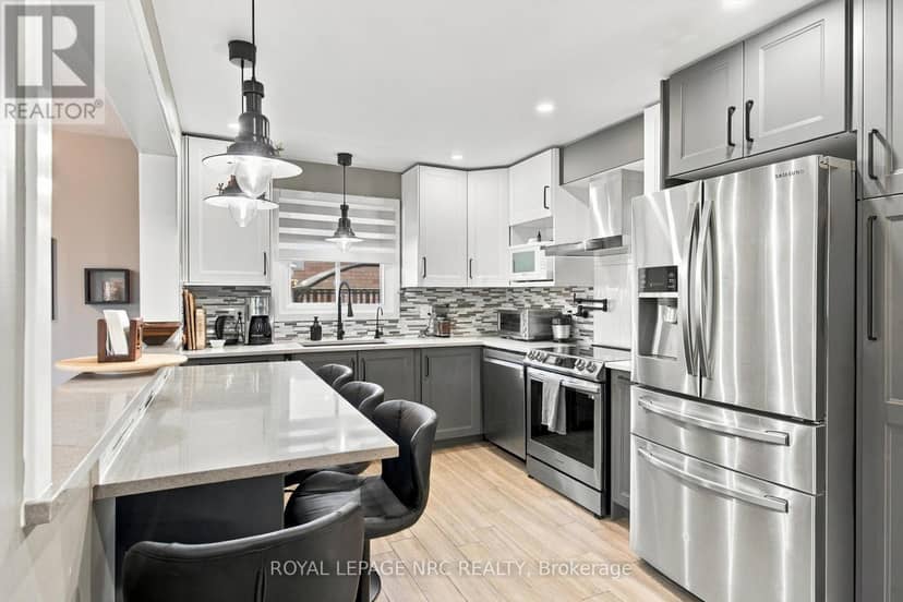 158 Confederation Avenue — photo 10 of 40
