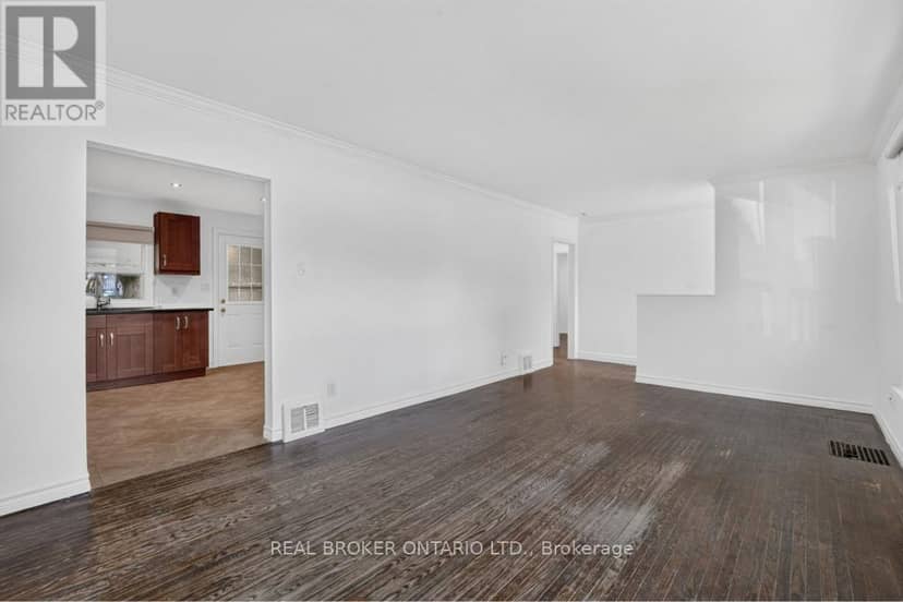 1024 Roosevelt Road — photo 8 of 40