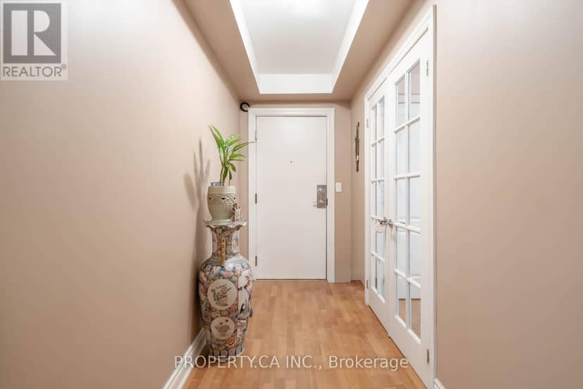 609 - 2088 Lawrence Avenue W — photo 30 of 40
