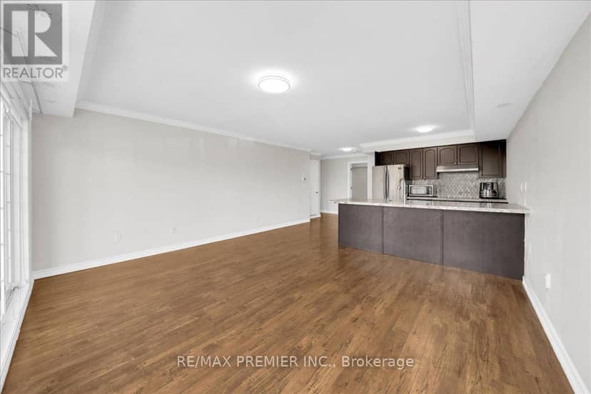 8 - 141 Isaac Devins Boulevard — photo 12 of 23