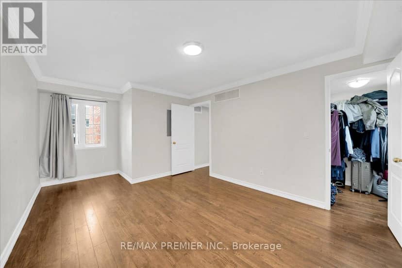 8 - 141 Isaac Devins Boulevard — photo 14 of 23