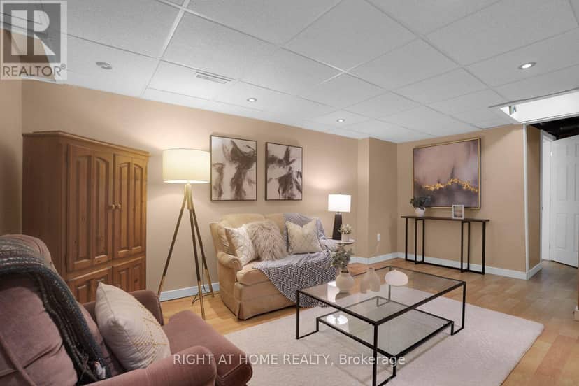 84 Dougherty Crescent — photo 17 of 19
