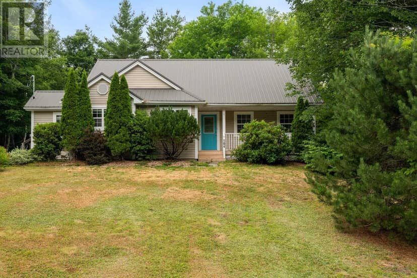 104 Bluenose Avenue, Pleasantville, photo 2