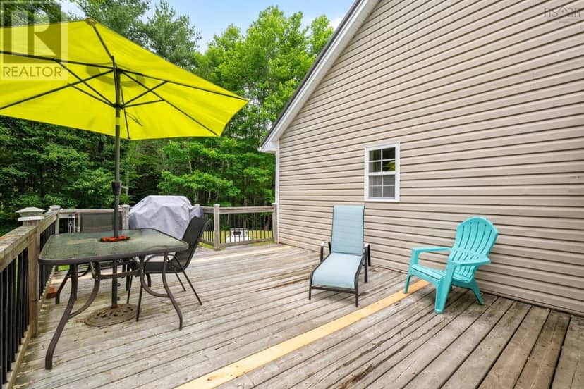 104 Bluenose Avenue — photo 38 of 40