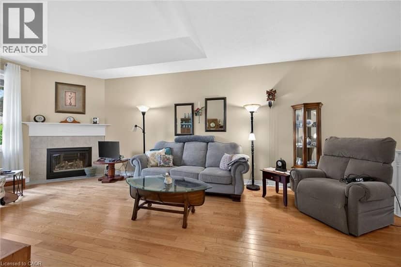 59 RIVEROAKS Drive — photo 9 of 40