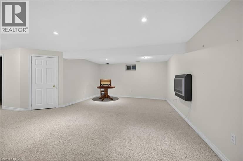 59 RIVEROAKS Drive — photo 31 of 40