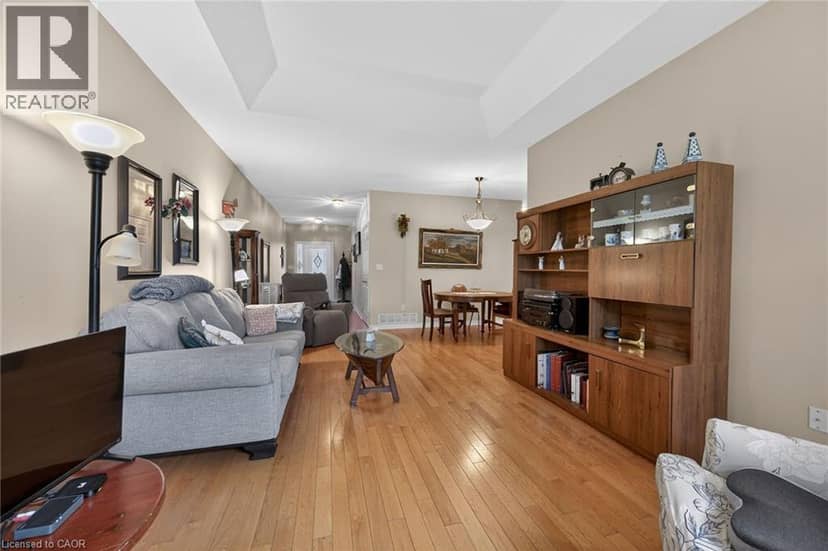 59 RIVEROAKS Drive — photo 13 of 40