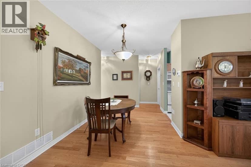 59 RIVEROAKS Drive — photo 6 of 40