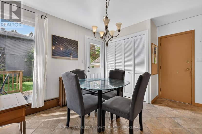 130 Macdonnell Street — photo 11 of 40