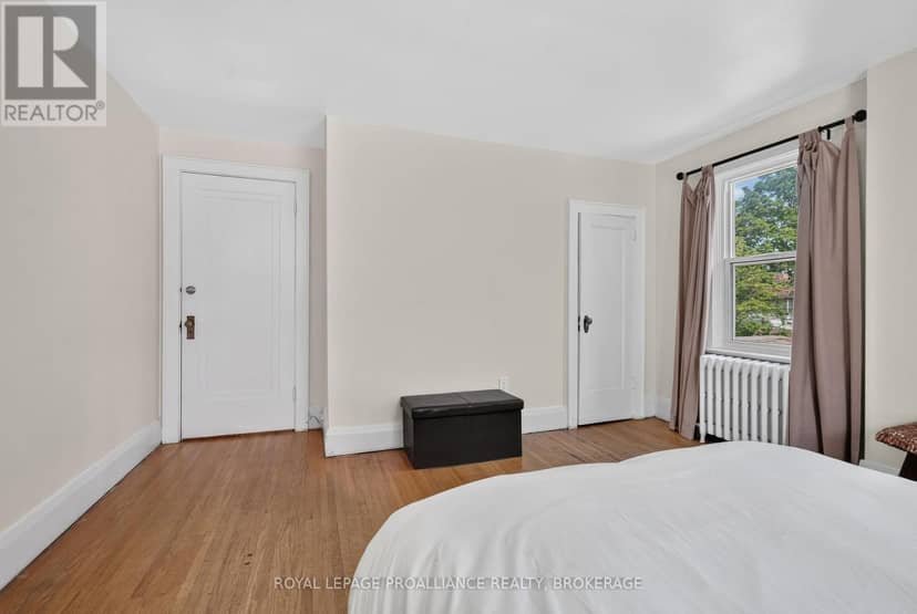 130 Macdonnell Street — photo 24 of 40