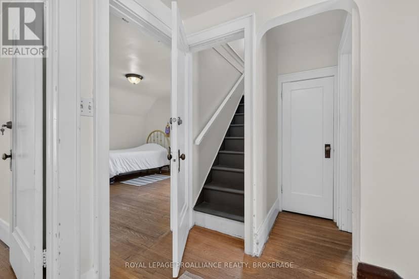 130 Macdonnell Street — photo 30 of 40