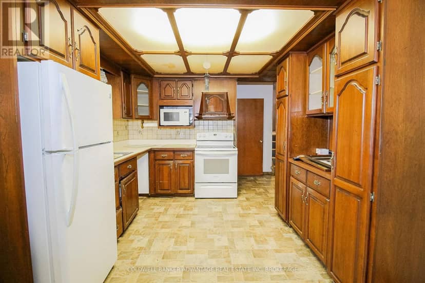 27 Hughes Avenue — photo 9 of 32
