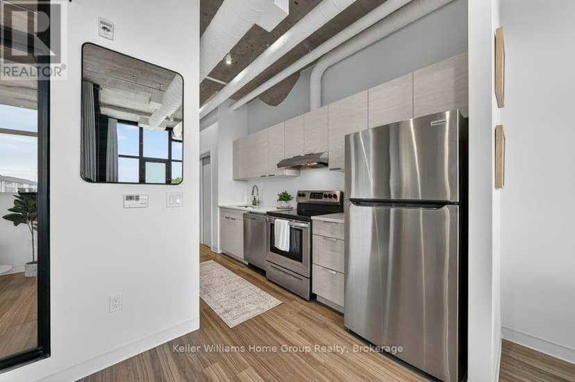 304 - 120 Huron Street — photo 10 of 40