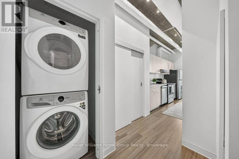304 - 120 Huron Street — photo 29 of 40