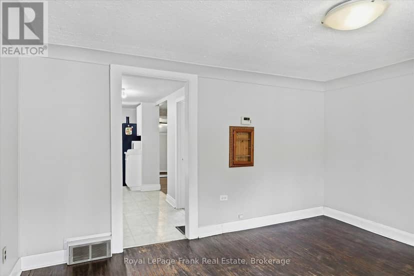 73 Lindsay Street N, Kawartha Lakes, photo 5