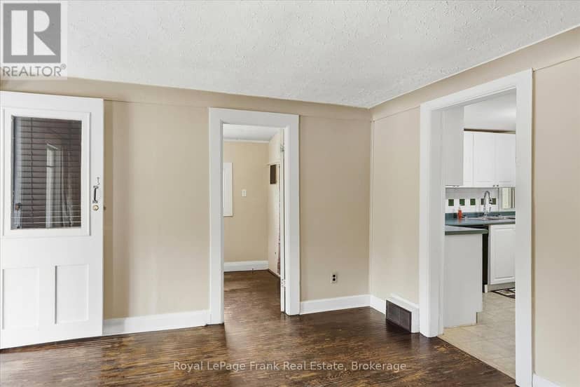 73 Lindsay Street N, Kawartha Lakes, photo 6