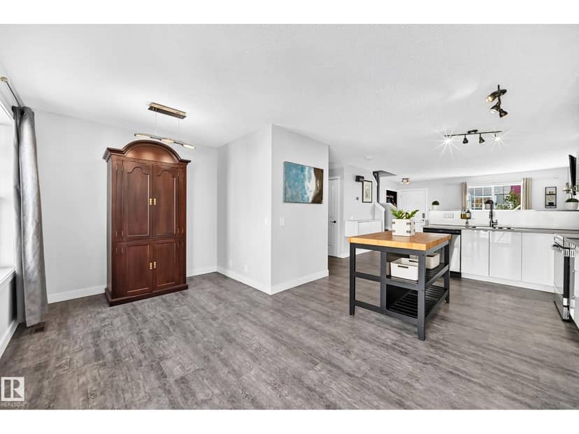 #146 5604 199 ST NW — photo 15 of 40