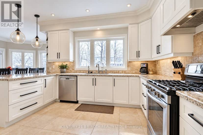 38 Camelot Square — photo 9 of 34