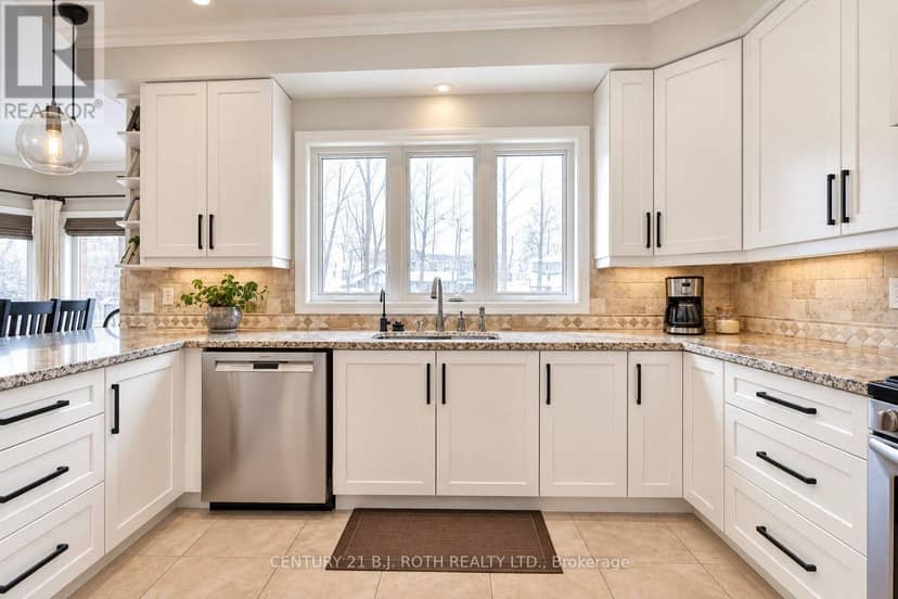 38 Camelot Square — photo 10 of 34