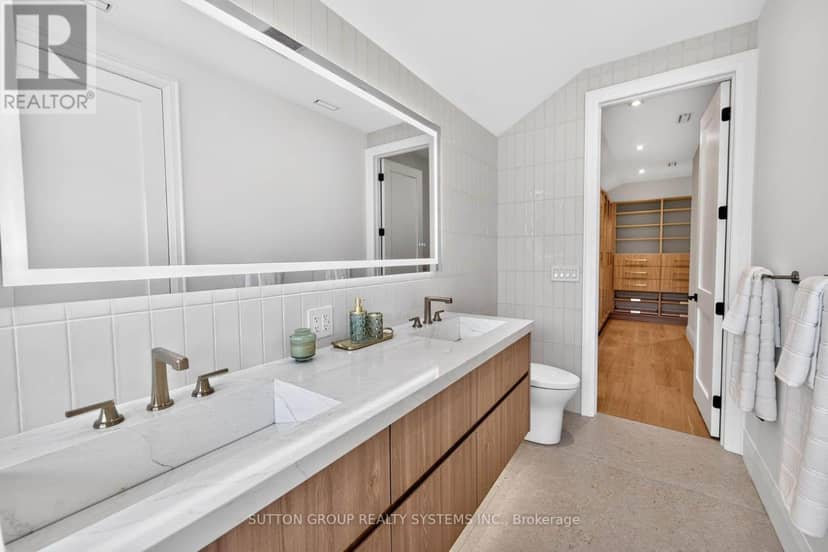 272 Renforth Drive — photo 23 of 40