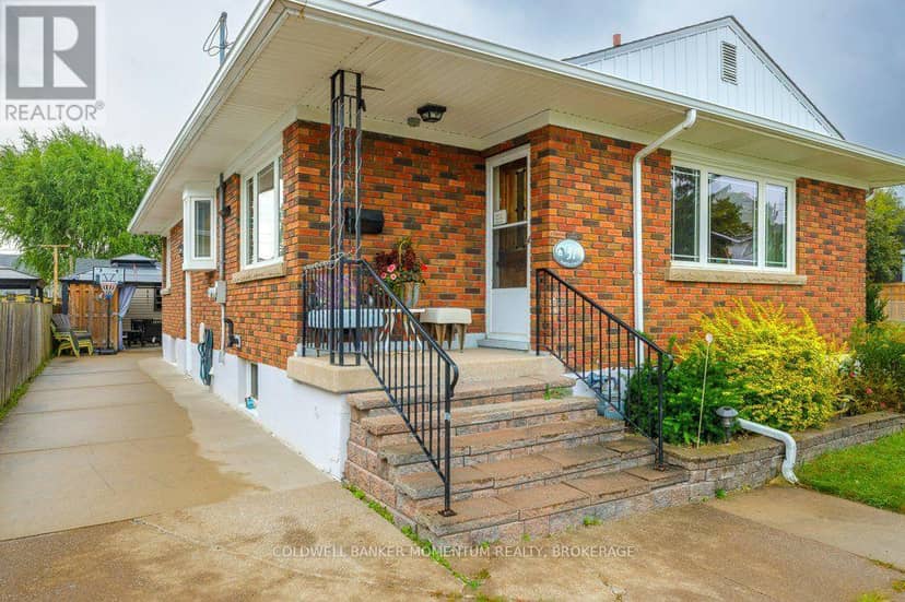 51 Martin Street N — photo 4 of 40