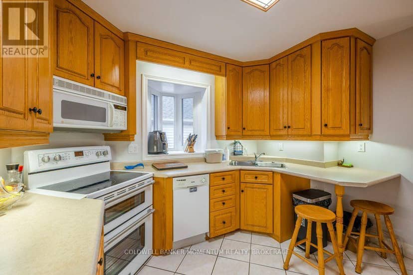 51 Martin Street N — photo 9 of 40