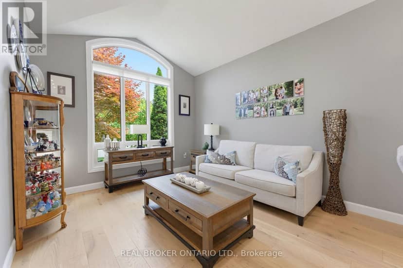 64 Carmichael Crescent — photo 6 of 40